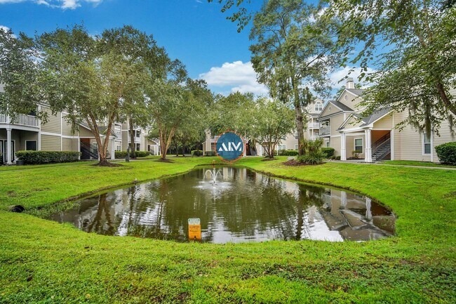 Foto del edificio - Second-Floor 1BR at The Estate at Westbury