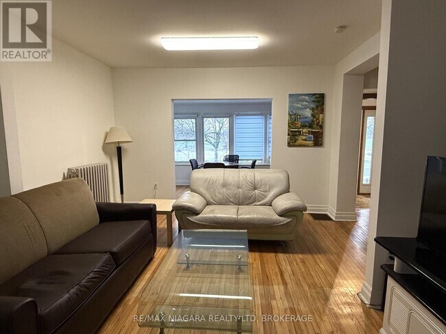 Photo du bâtiment - 177 Niagara Blvd