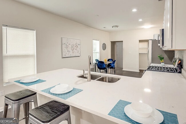 Foto del edificio - Room in House on Fair St SW