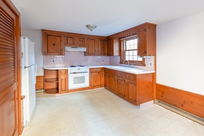 Foto del edificio - 129 1/2 Summer Street Unit