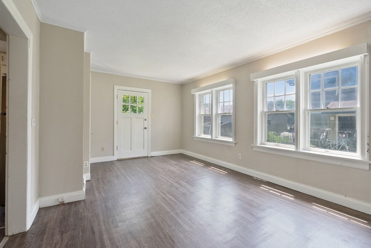 Foto principal - 1317 State St