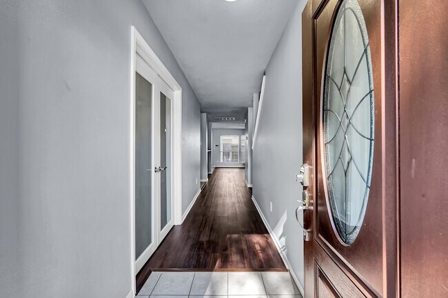 Foto del edificio - 7811 Holly Berry Ct