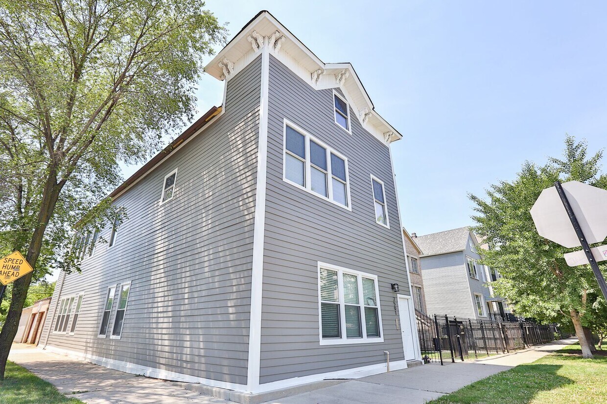 BE THE FIRST PERSON TO SIT ON THE TOILET! BRAND NEW 1BED/1BATH IN LOGAN SQUARE/BUCKTOWN - BE THE FIRST PERSON TO SIT ON THE TOILET! BRAND NEW 1BED/1BATH IN LOGAN SQUARE/BUCKTOWN
