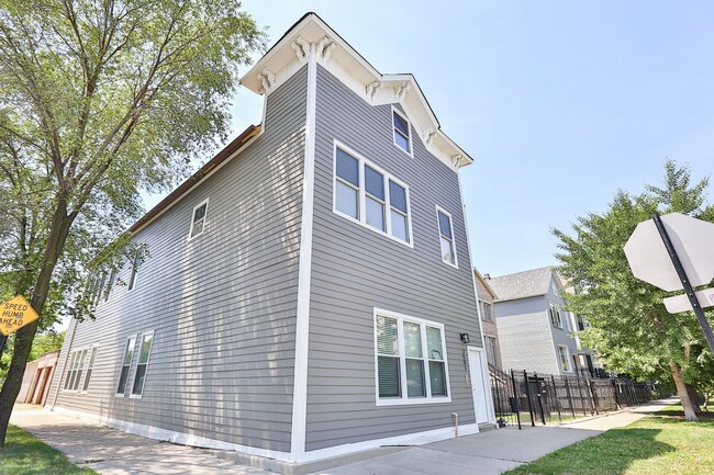 BE THE FIRST PERSON TO SIT ON THE TOILET! BRAND NEW 1BED/1BATH IN LOGAN SQUARE/BUCKTOWN - BE THE FIRST PERSON TO SIT ON THE TOILET! BRAND NEW 1BED/1BATH IN LOGAN SQUARE/BUCKTOWN Apartment