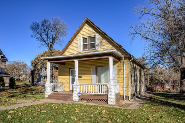 Photo - 3724 Grand Ave House