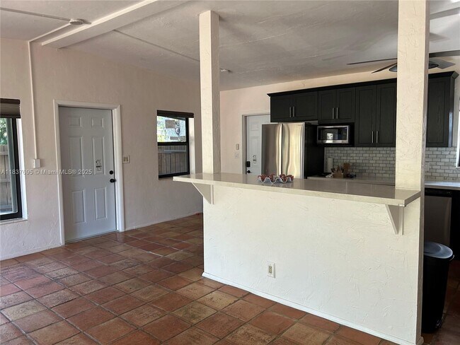 Foto del edificio - 1601 SW 10th St
