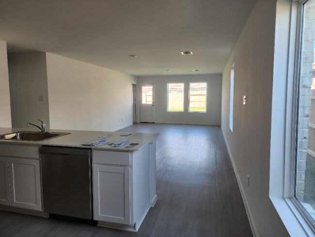 Foto del edificio - 3045 Fantasy Ter Dr