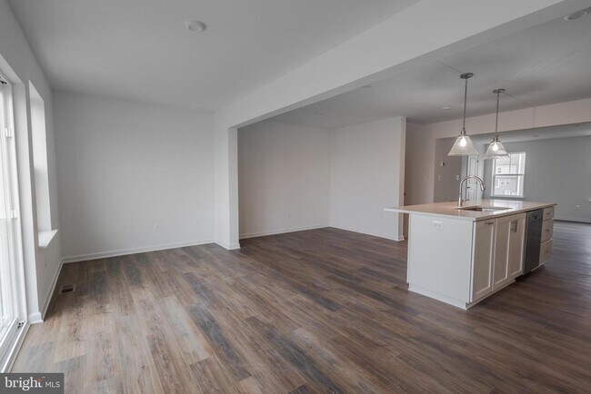 Building Photo - 25 Nymph Rd