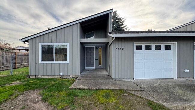 Building Photo - 5334 SE Pueblo St