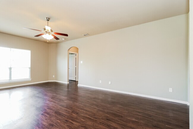 Building Photo - 7978 Los Alamitos Ln