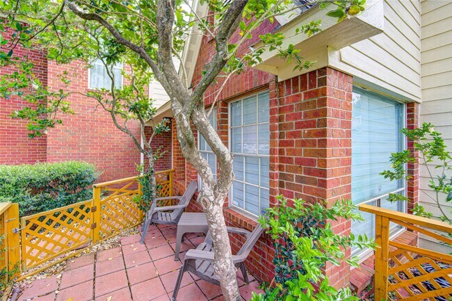 Foto del edificio - 902 Mesa Terrace Dr