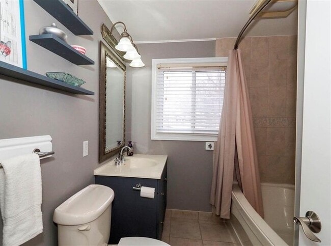 Building Photo - 15 Harwood Rd