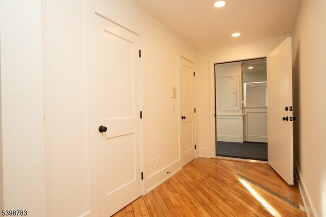 Foto del edificio - 71 N Main St