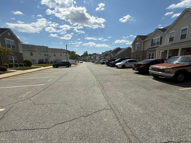 Foto del edificio - Available