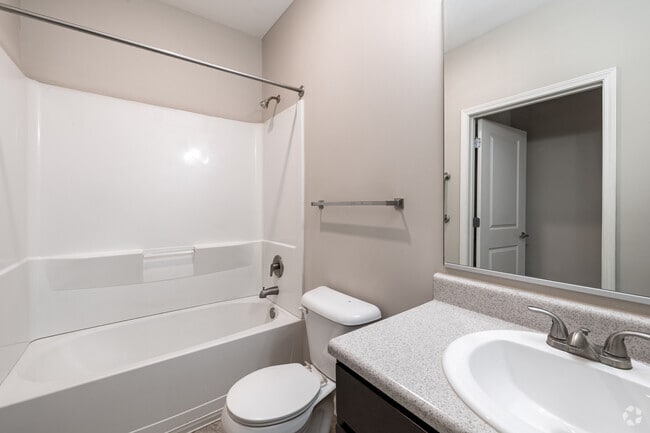 1BR, 1BA - 710SF - Bathroom - Manor at Indian Creek