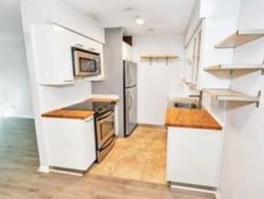 Building Photo - 606 Marshall St