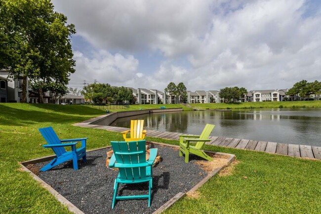 Building Photo - Signature Point Apartment Homes