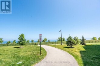 Building Photo - 125 Shoreview Pl