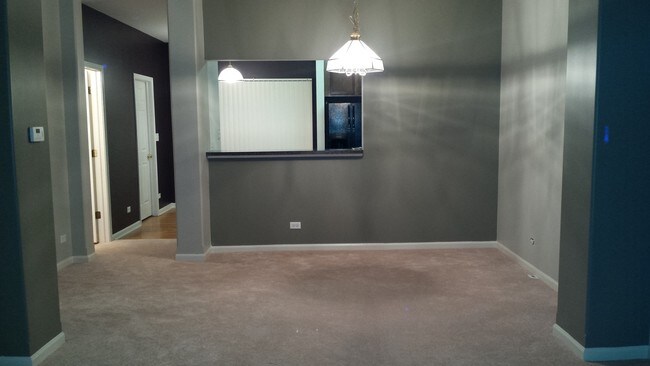 Foto del edificio - 1104 N Claremont Dr