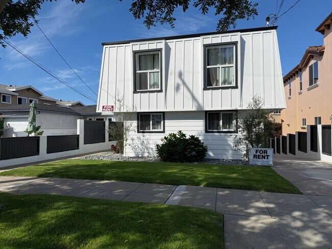 Building Photo - 209 N Lucia Ave