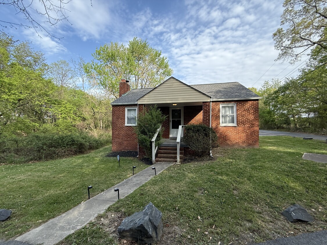 Primary Photo - 4519 Old Branch Ave
