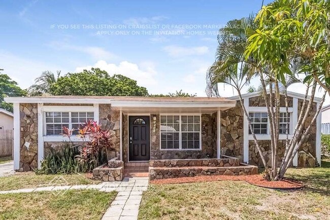Building Photo - 3531 SW 15th Ct