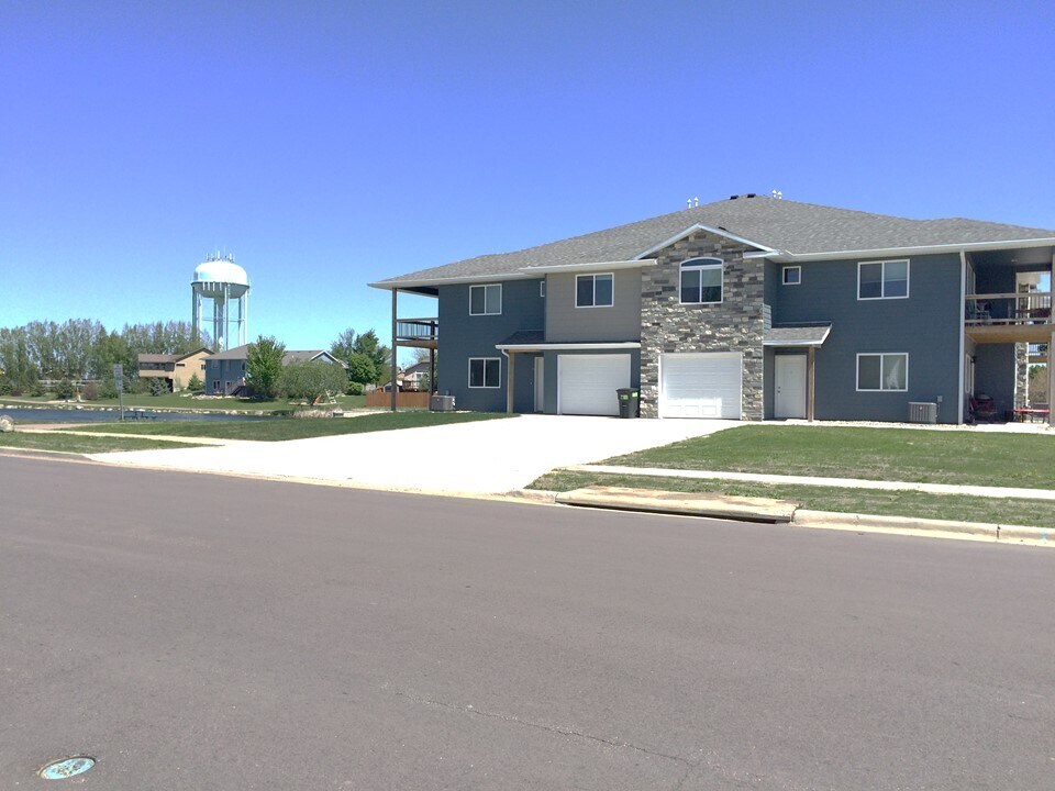 400 N Main Ave, Tea, SD 57064 Townhouse for Rent in Tea, SD