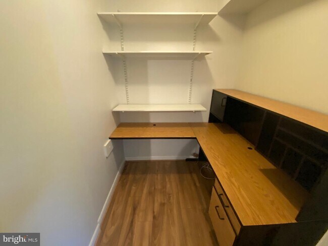 Foto del edificio - 10662 Weymouth St
