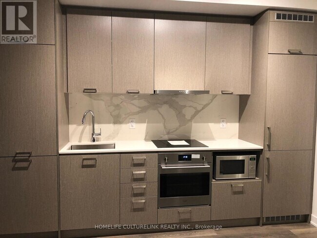 Photo du bâtiment - 10 Honeycrisp Cres