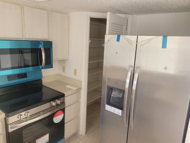 Foto del edificio - 4158 Tamiami Trl