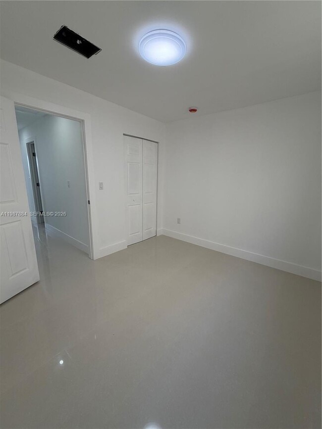 Foto del edificio - 1550 W 7th Ct