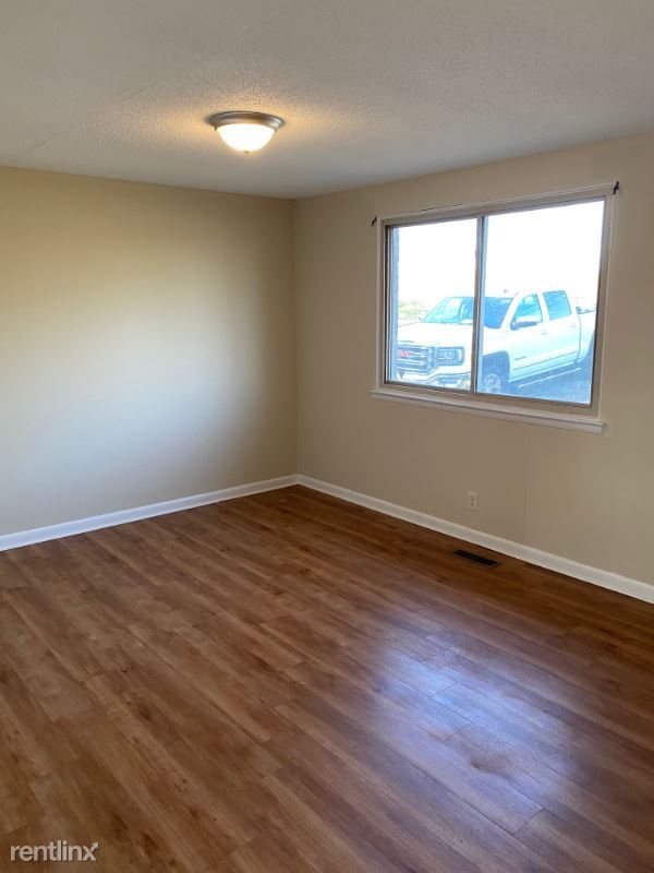 Building Photo - 3 br, 1 bath House - 2219 Williamsport Pike