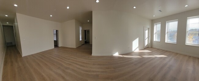 Building Photo - 3840 W Roosevelt Rd