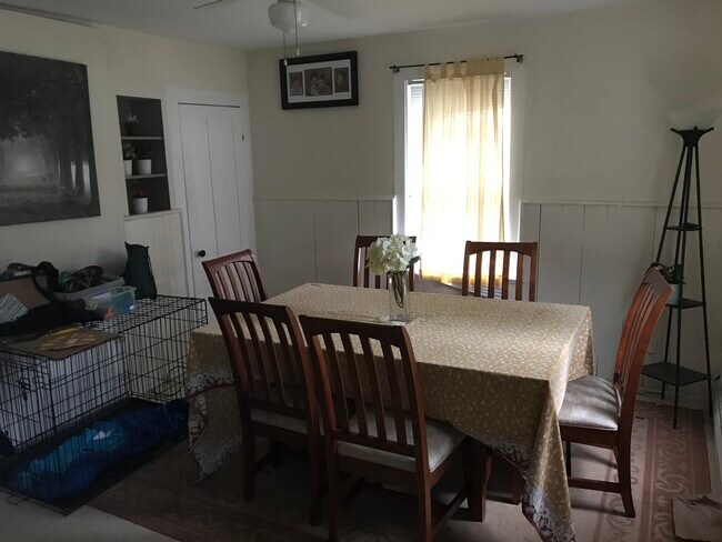 Comedor - 4 Lindsey St