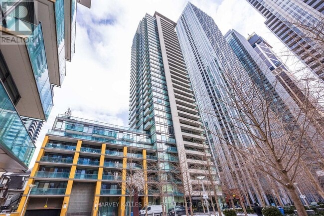 Photo du bâtiment - 18 Yorkville Ave