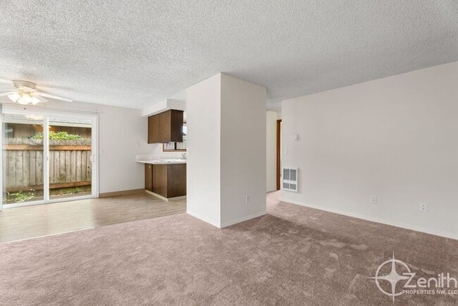 Foto del edificio - 3014 NE 78th Ave