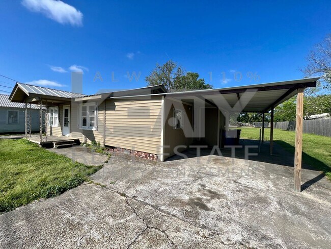 Building Photo - 3 Bedroom Home In Lafayette!