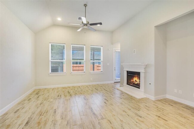 Foto del edificio - 124 Barrel Bnd