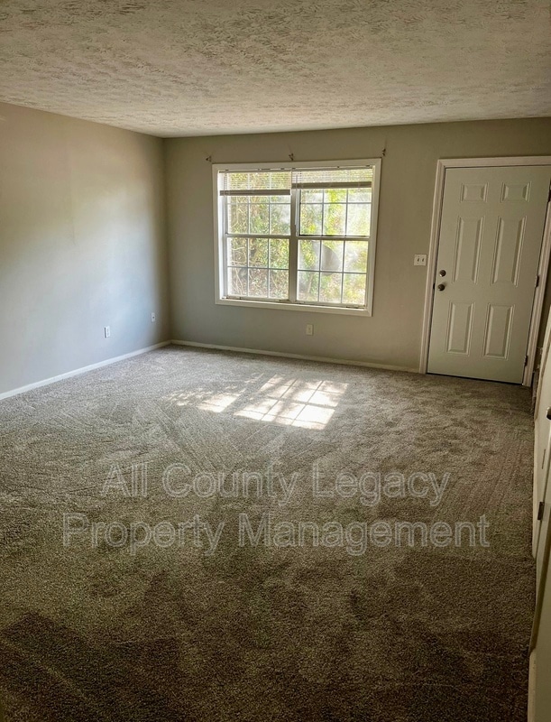 Building Photo - 2946 Spruce Cir