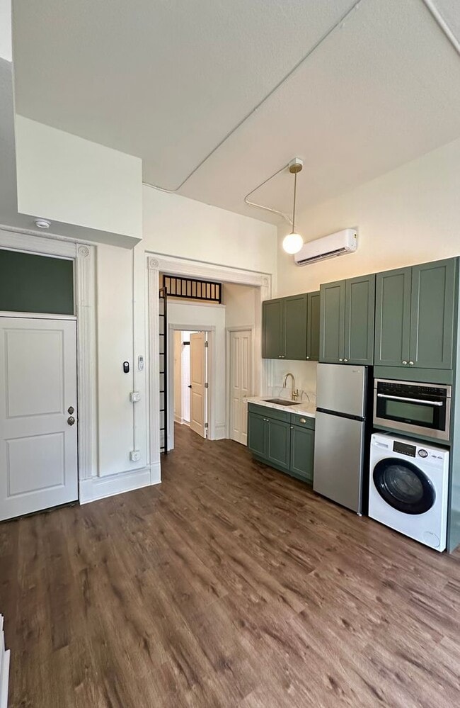 Interior Photo - WLA 509 Park