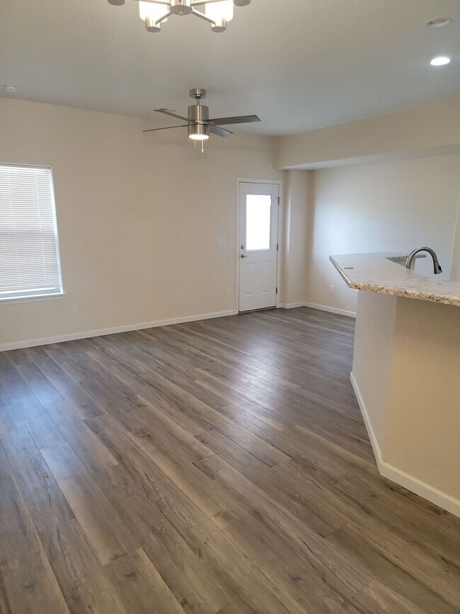 Building Photo - Modern 2020 3-Bedroom 2-Story Townhome Near Mesa Mall
