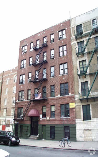 Primary Photo - 666 E 181st St