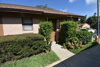 Building Photo - 390 Douglas Way
