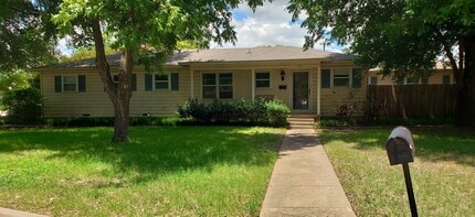 Building Photo - 1311 Patricia Dr