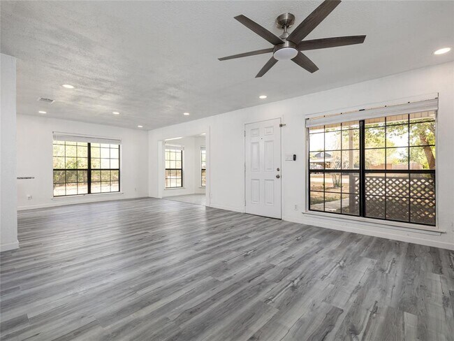 Foto del edificio - 148 Discovery Ln