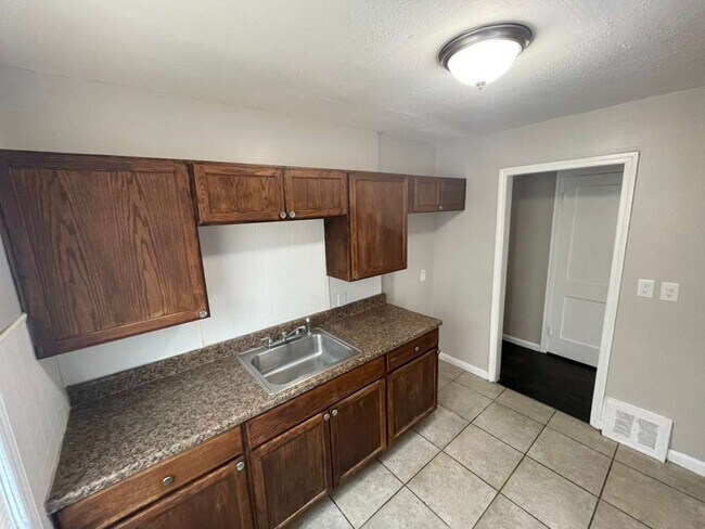 Foto del edificio - 7701 Vaughan St