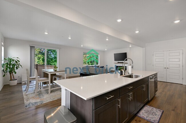 Building Photo - Spacious 5-Bed Retreat with 3.5 Baths in Beautiful Bothell – 2,989 Sq Ft of Comfort & Style!