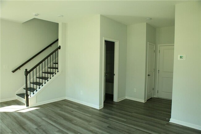 Foto del edificio - 2200 Whistler Wy NE