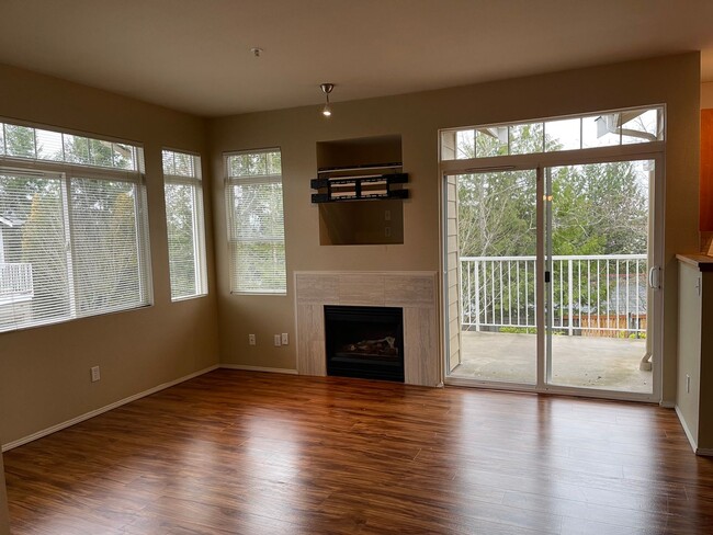 Foto del edificio - Adorable 1bd Condo In Sammamish!