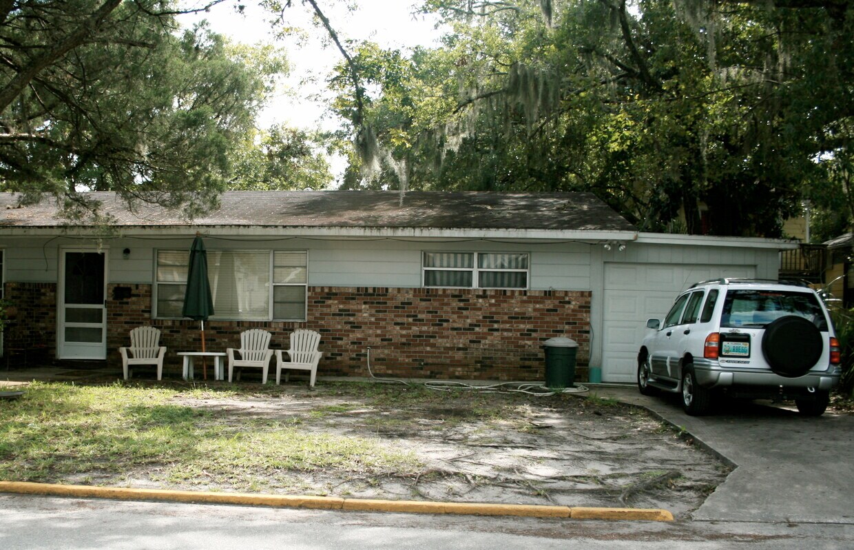 Street view - 61 Saragossa St